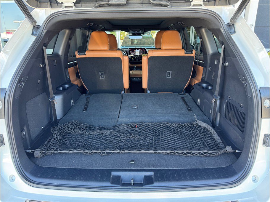Used 2021 Toyota Highlander Platinum FWD image 28