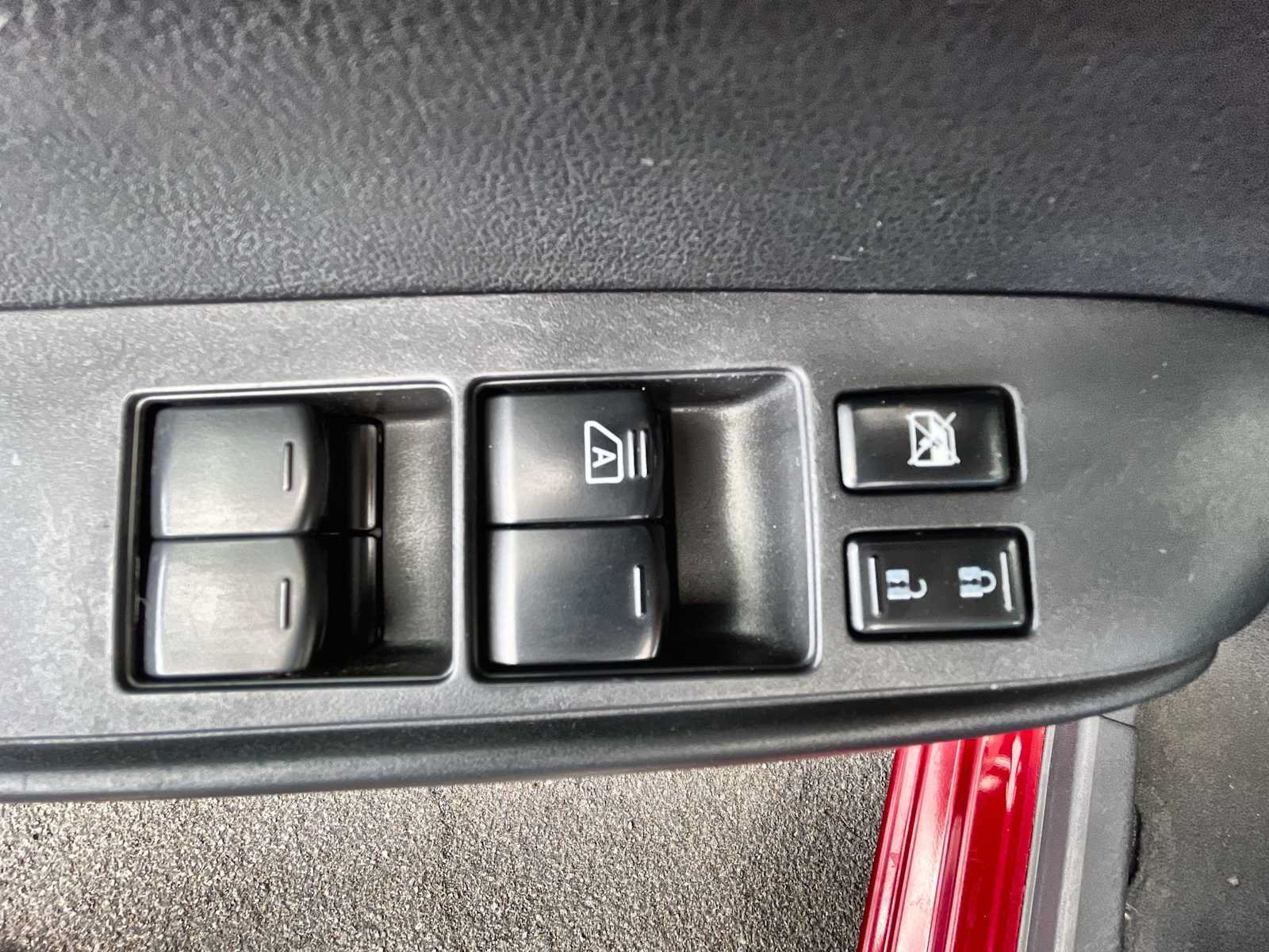 Used 2014 Nissan Versa SV FWD image 15