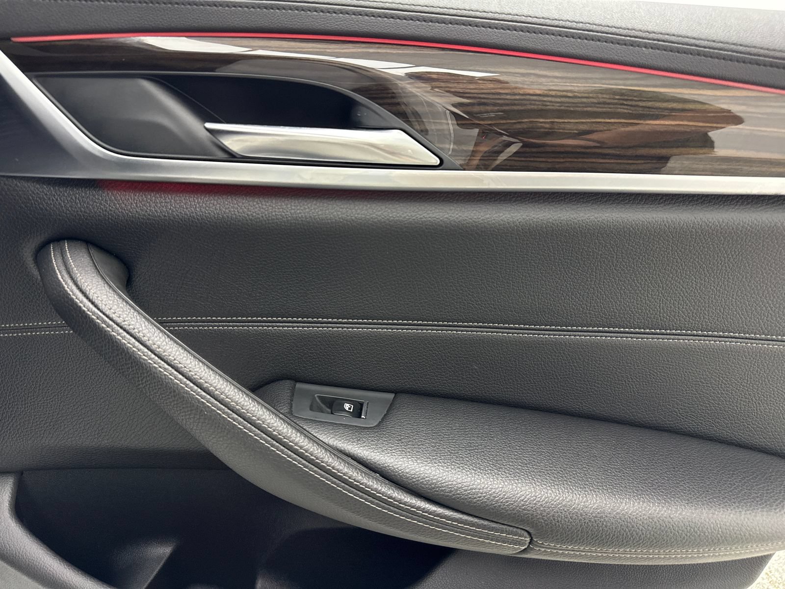 Used 2018 BMW 530i RWD image 45