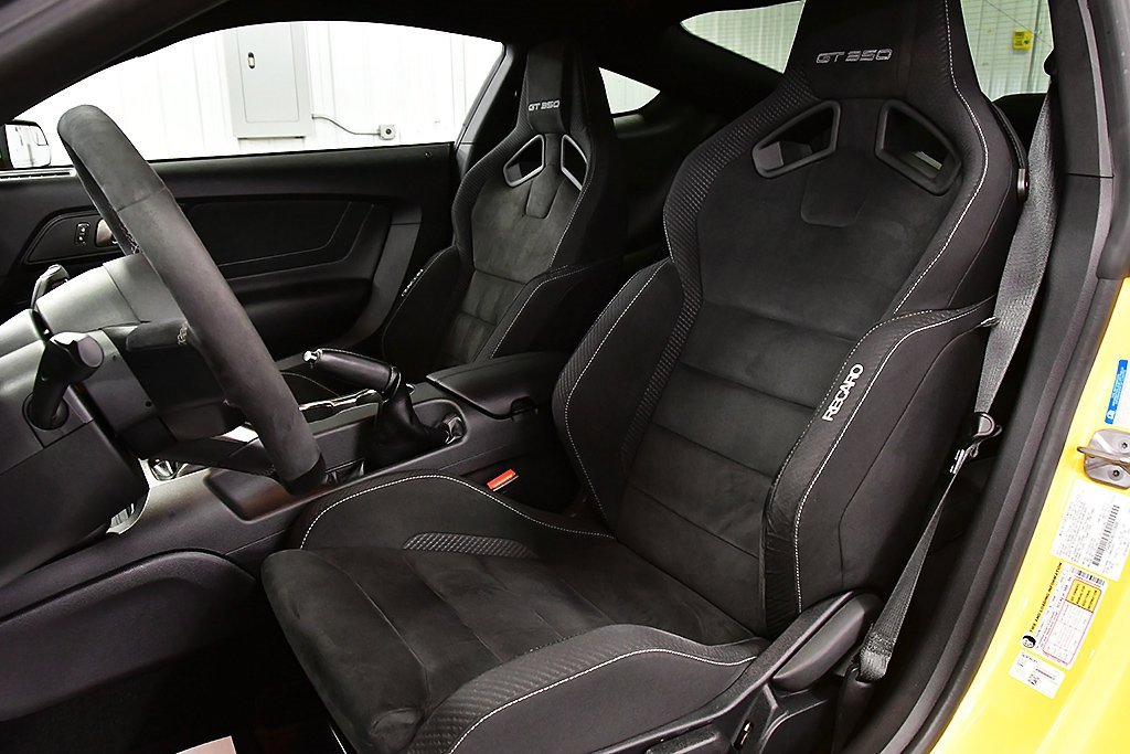 Used 2016 Ford Mustang Shelby GT350 w/ Track Package image 25