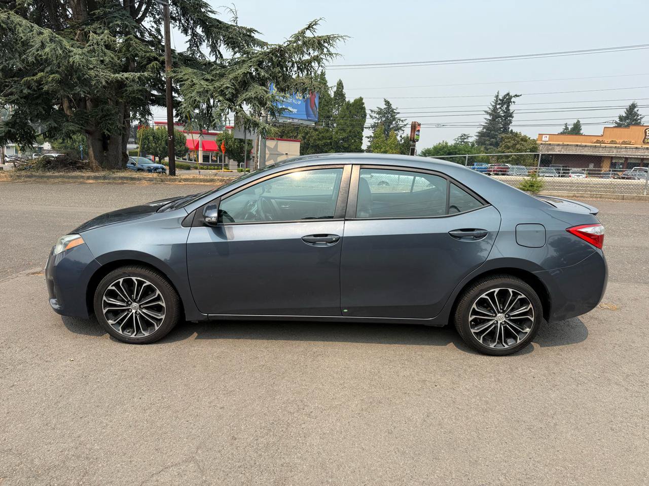 Used 2015 Toyota Corolla S FWD image 3