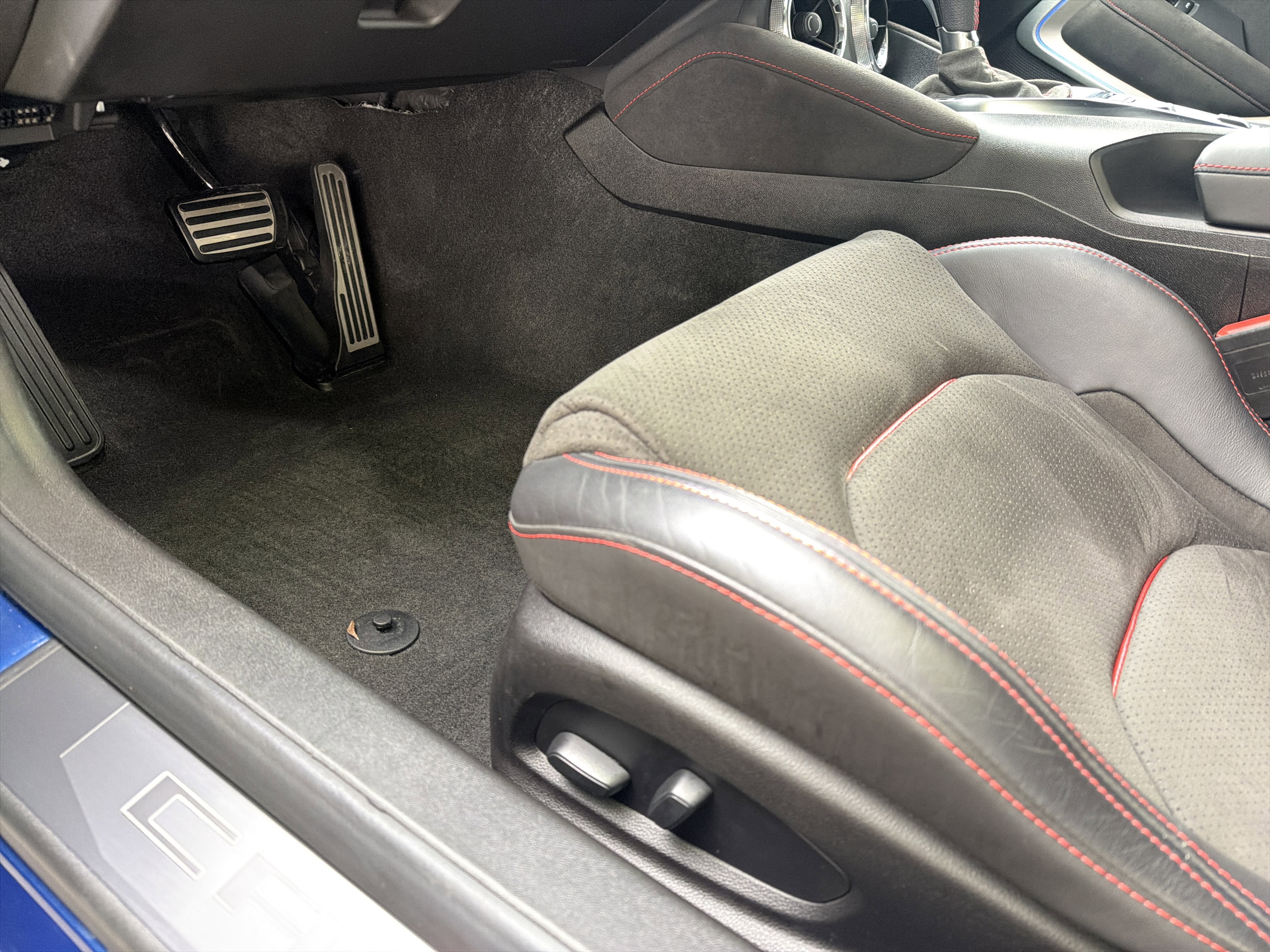 Used 2021 Chevrolet Camaro ZL1 image 17