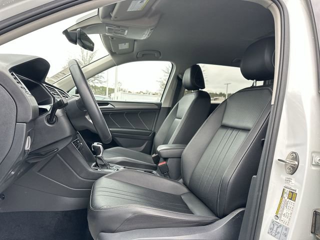 Certified 2022 Volkswagen Tiguan SE image 11