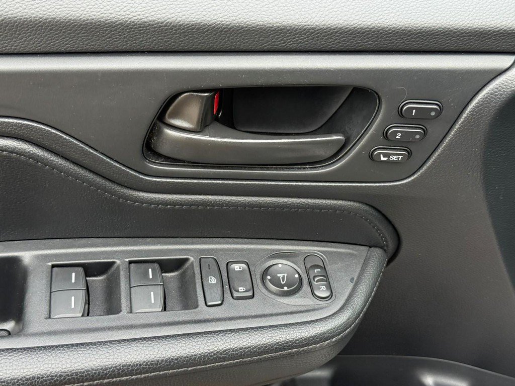 Used 2024 Honda Odyssey EX-L image 18