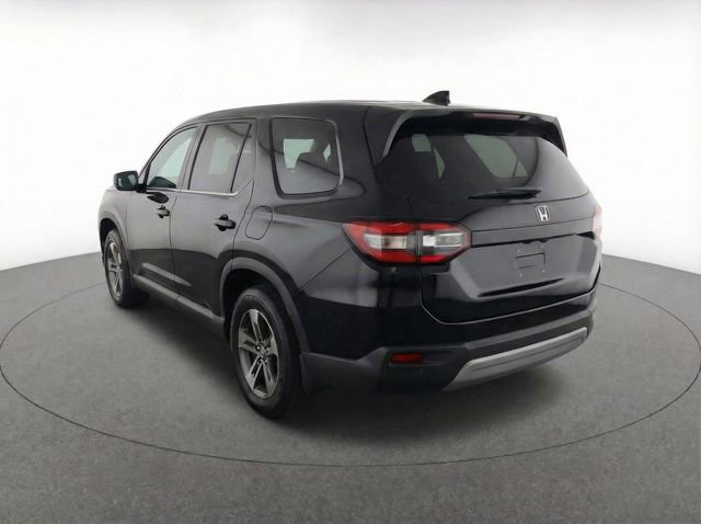 Used 2025 Honda Pilot EX-L image 5