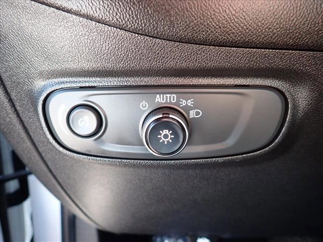 Used 2018 Chevrolet Equinox LT w/ Sun & Infotainment Package AWD/4WD image 16