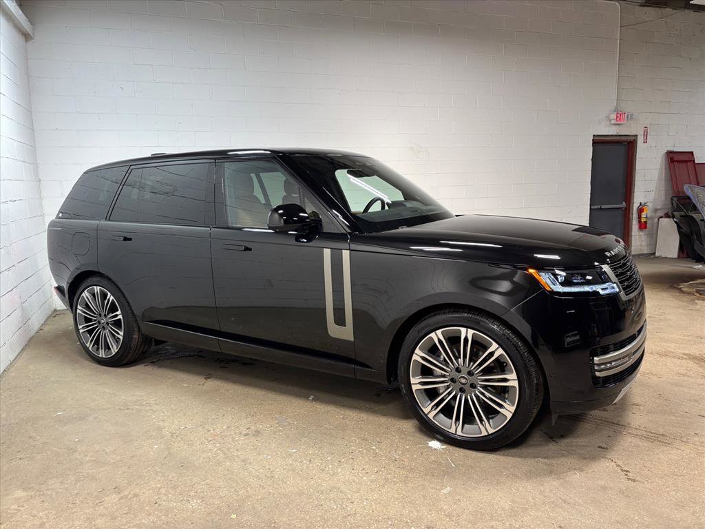 Used 2025 Land Rover Range Rover Long Wheelbase SE image 5
