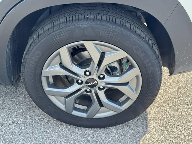 Used 2026 Kia Seltos LX FWD image 8