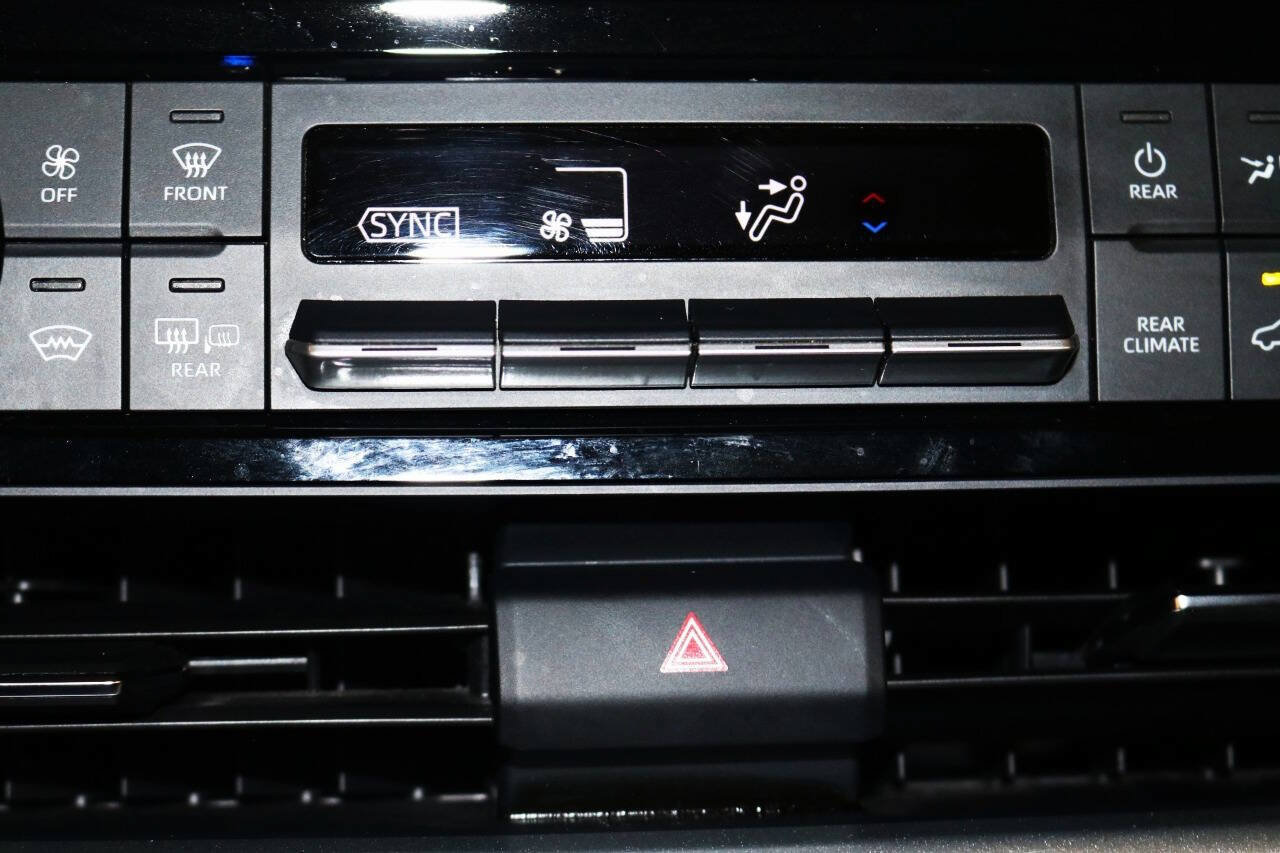 Used 2024 Toyota Grand Highlander AWD image 38