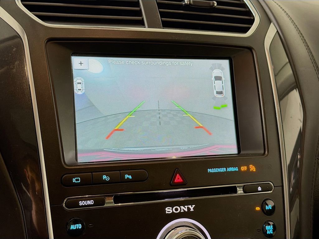 Used 2018 Ford Explorer Platinum image 19