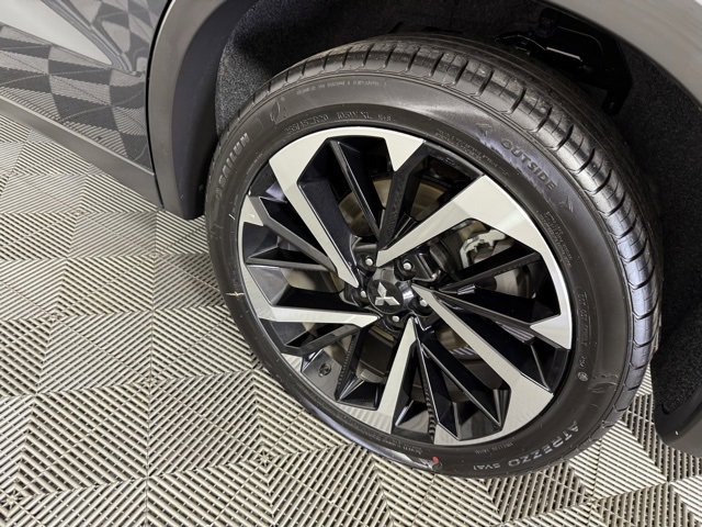 Used 2024 Mitsubishi Outlander SE image 10
