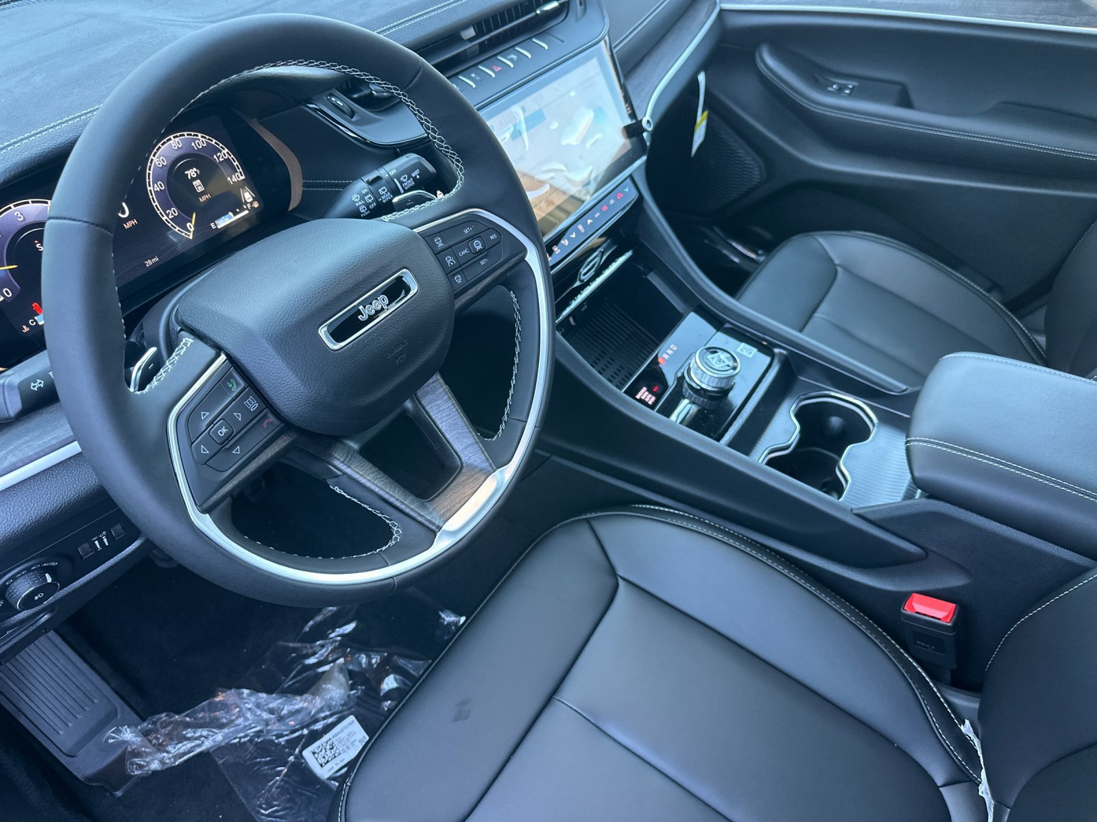 New 2027 Jeep Grand Cherokee L Limited AWD/4WD image 10