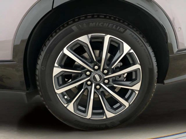 Used 2024 Cadillac Lyriq Sport RWD image 98