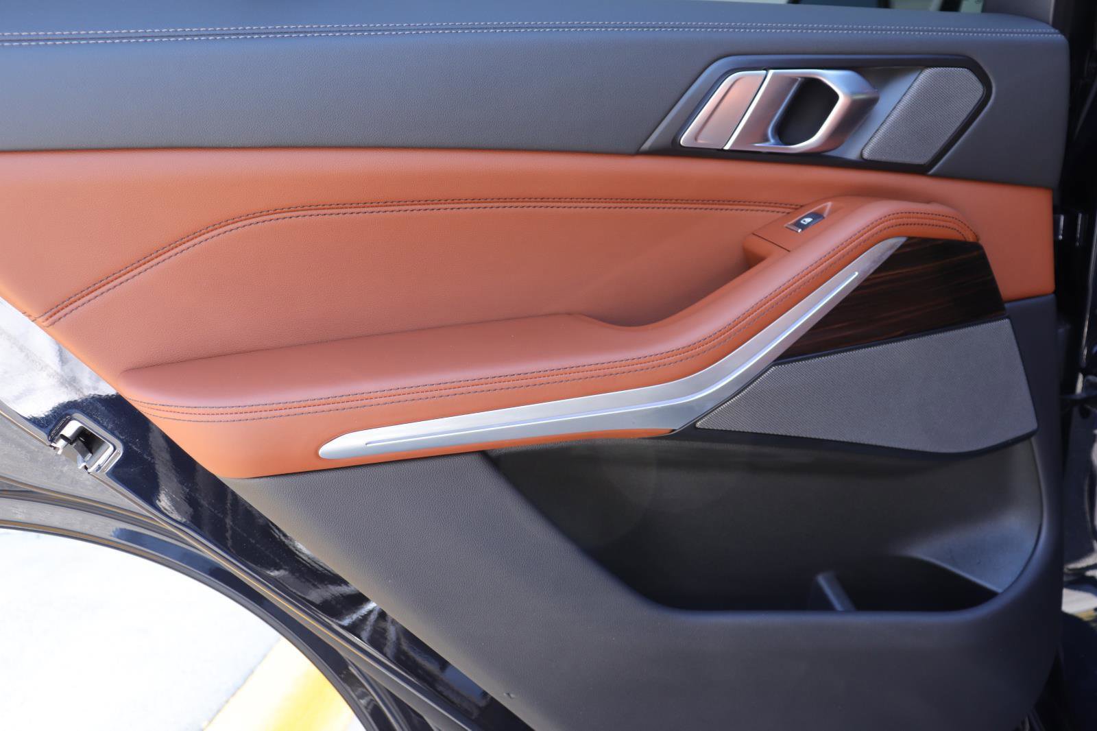 Used 2024 BMW X5 sDrive40i w/ M Sport Package image 13