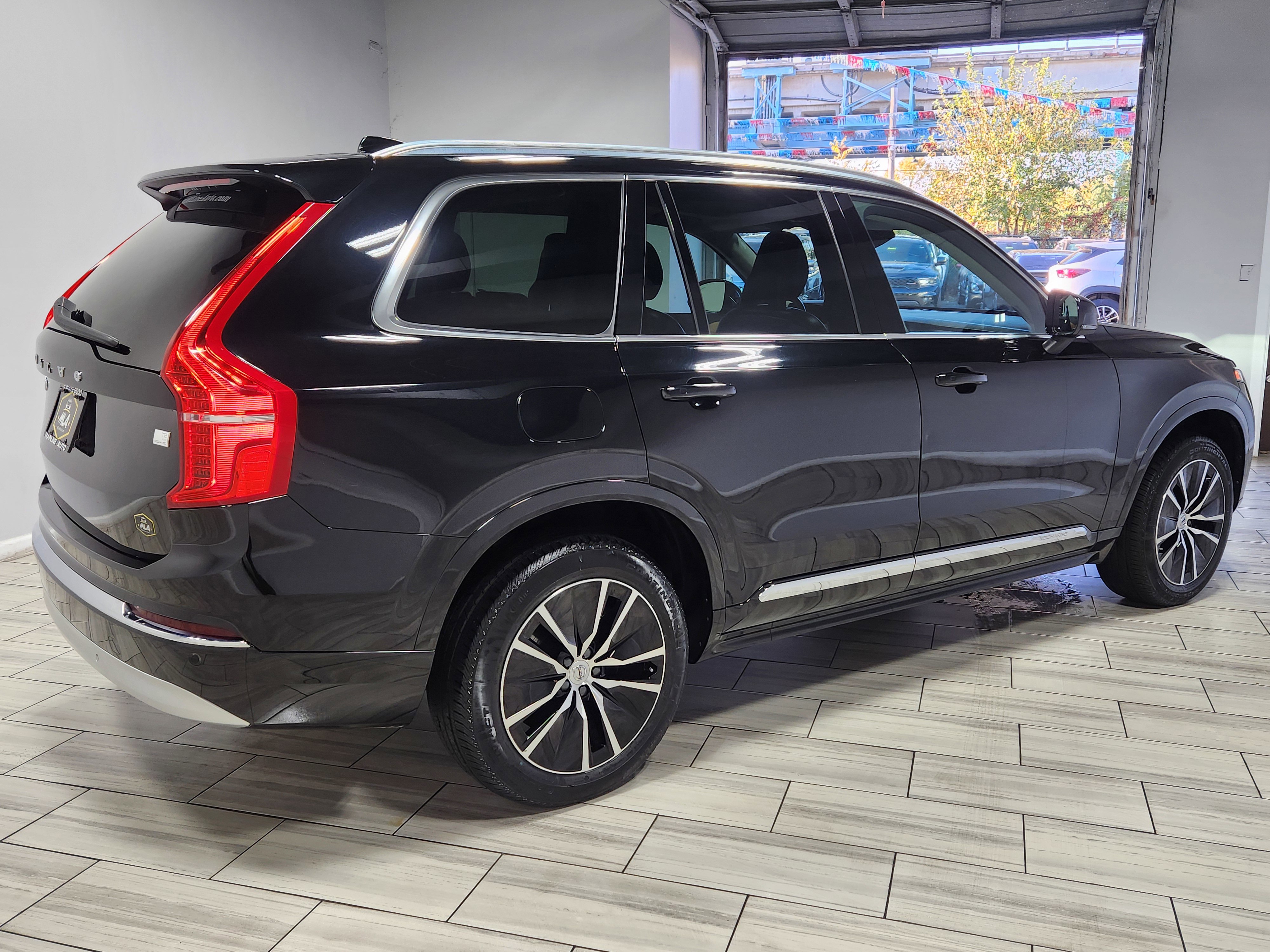 Used 2022 Volvo XC90 T8 Inscription Expression image 5