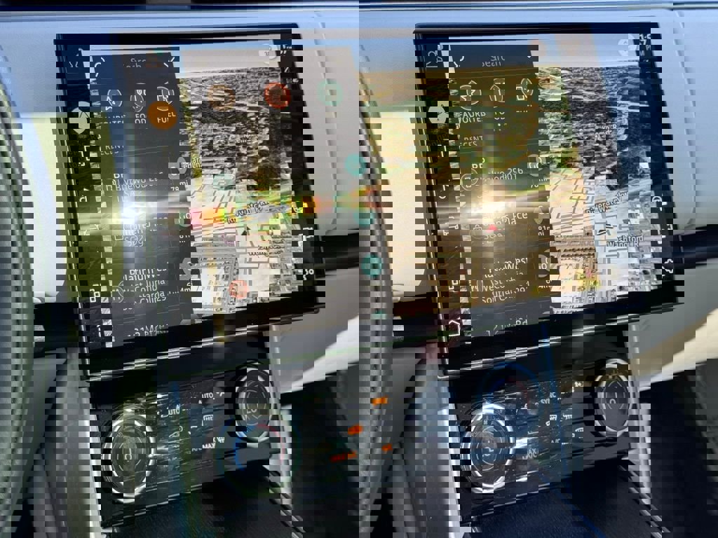 Used 2023 Land Rover Range Rover SE image 30