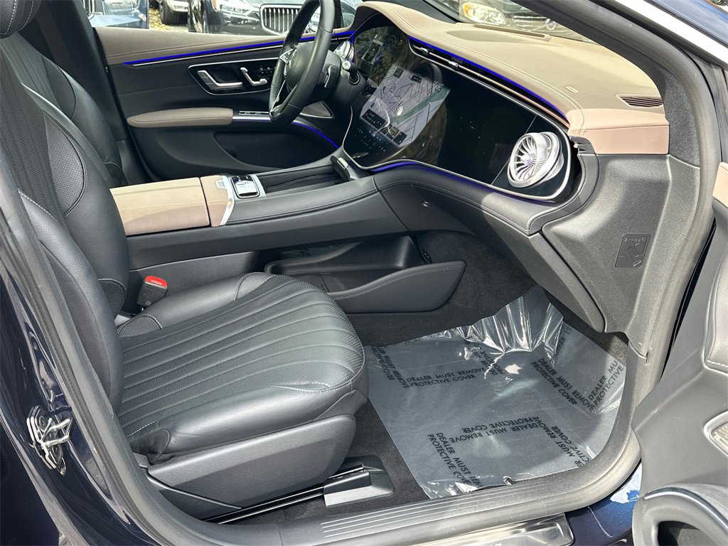 Used 2023 Mercedes-Benz EQS 580 4MATIC Sedan w/ Exclusive Trim Package image 19