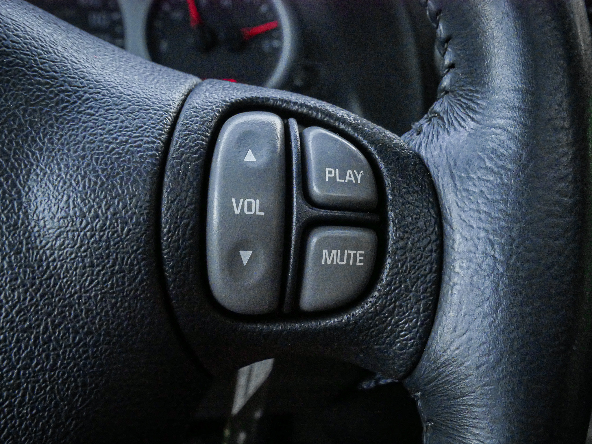 Used 2002 Pontiac Aztek 2WD image 20