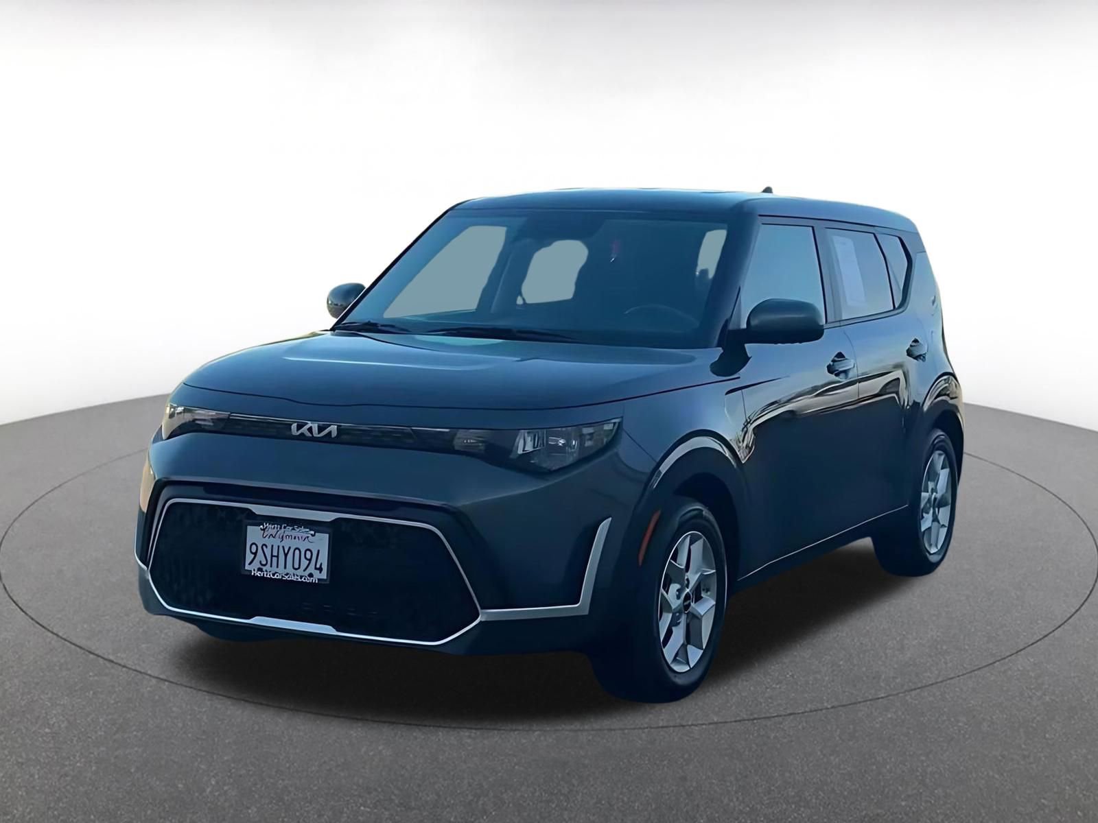 Used 2025 Kia Soul LX w/ LX Technology Package image 3