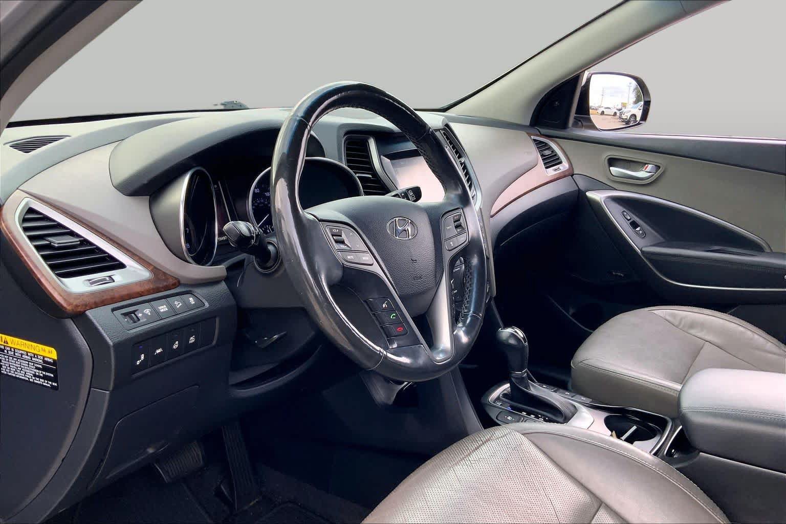 Used 2019 Hyundai Santa Fe XL FWD image 18