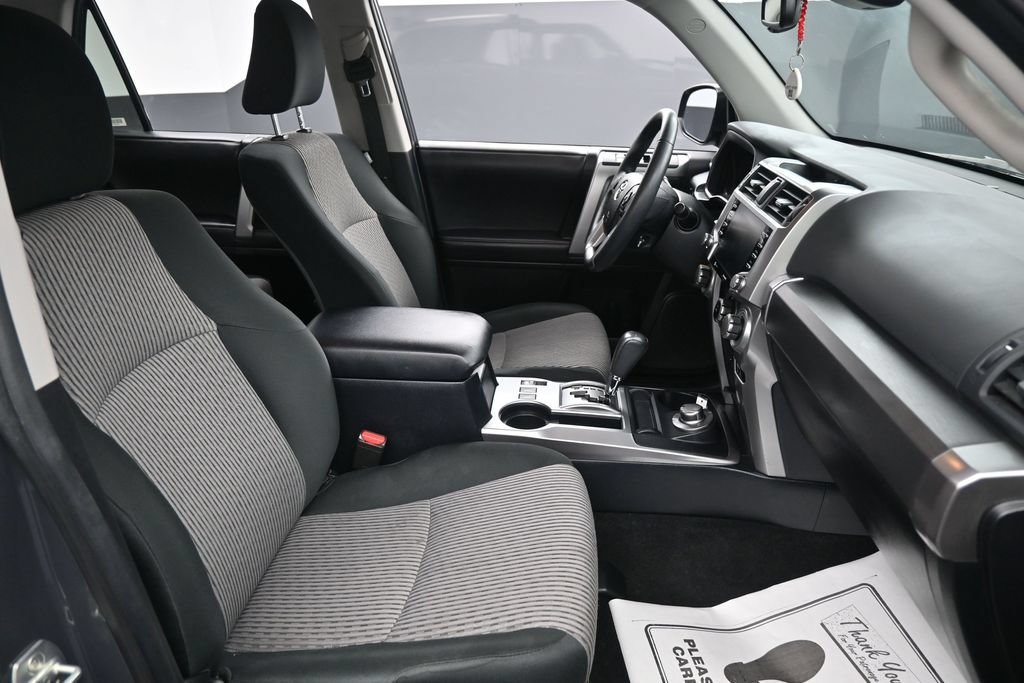 Used 2024 Toyota 4Runner SR5 AWD/4WD image 32