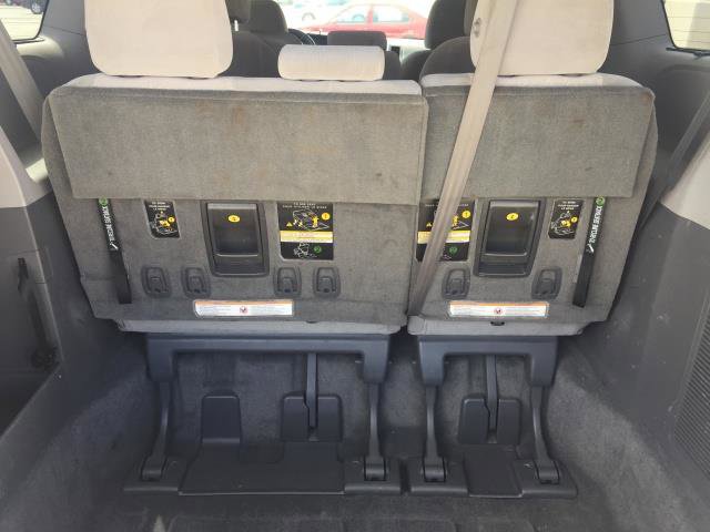 Used 2015 Toyota Sienna LE image 24