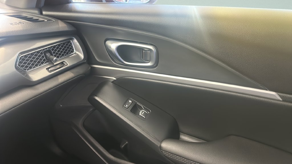 Used 2025 Acura Integra FWD image 14
