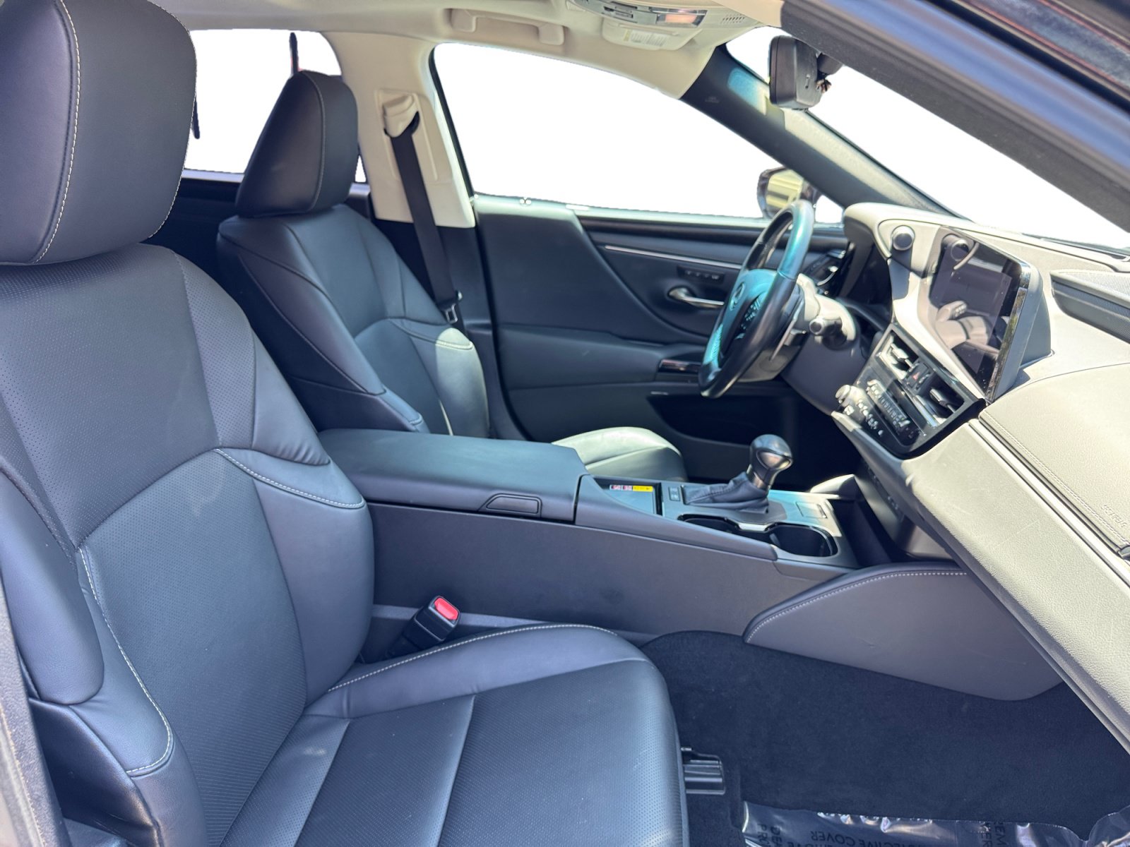Used 2025 Lexus ES 300h w/ Premium Package FWD image 15