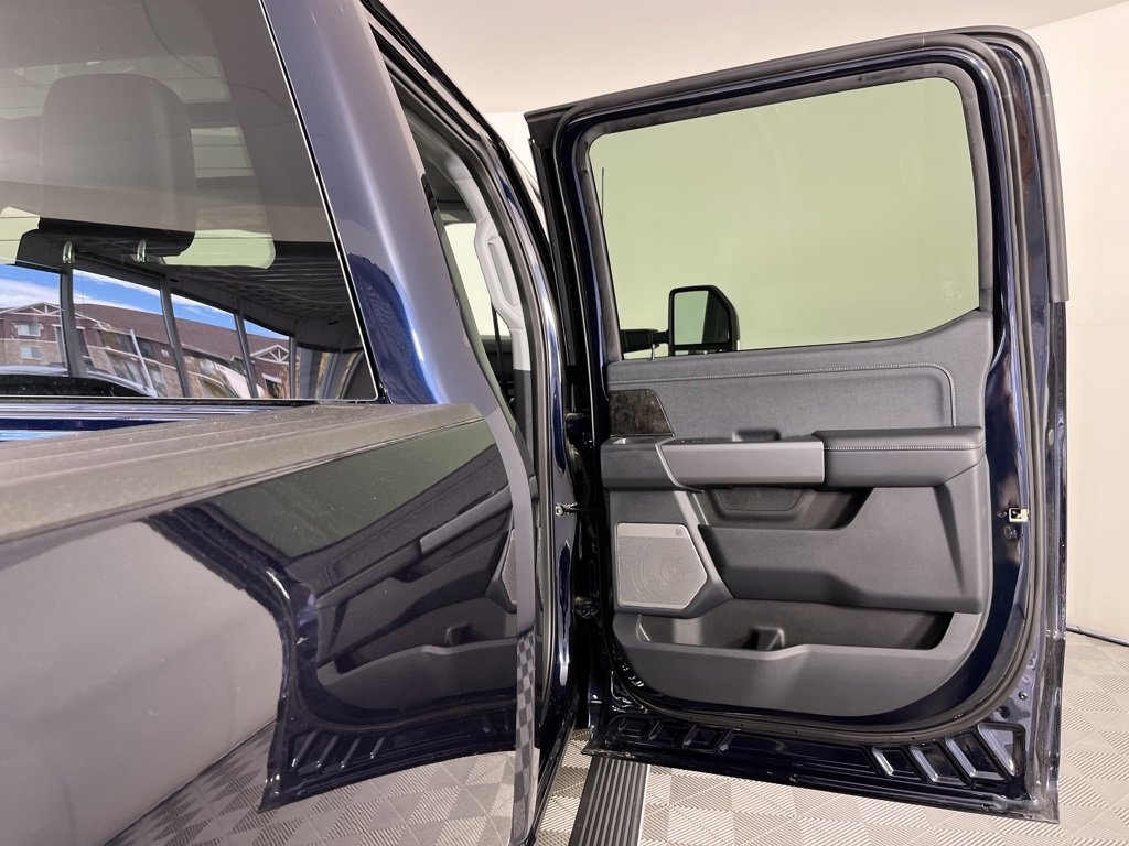 Certified 2025 Ford F350 Lariat image 28