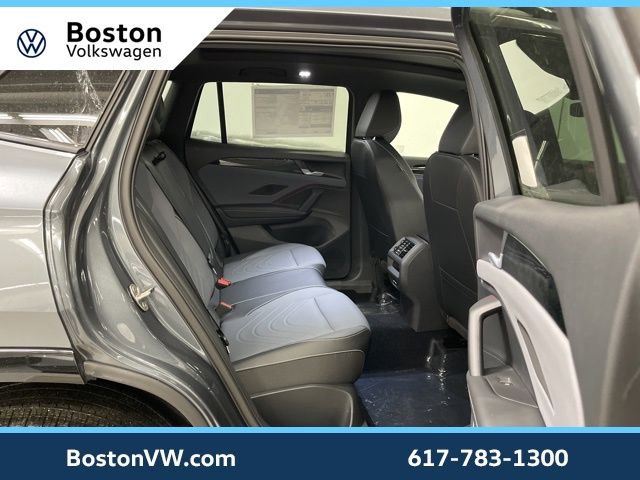 New 2026 Volkswagen Tiguan SE R-Line image 10
