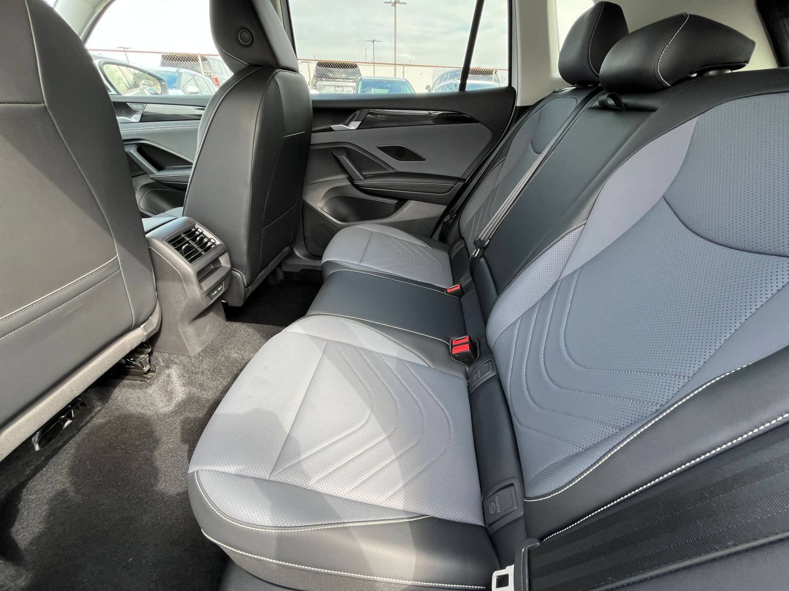 Used 2026 Volkswagen Tiguan SE AWD/4WD image 27