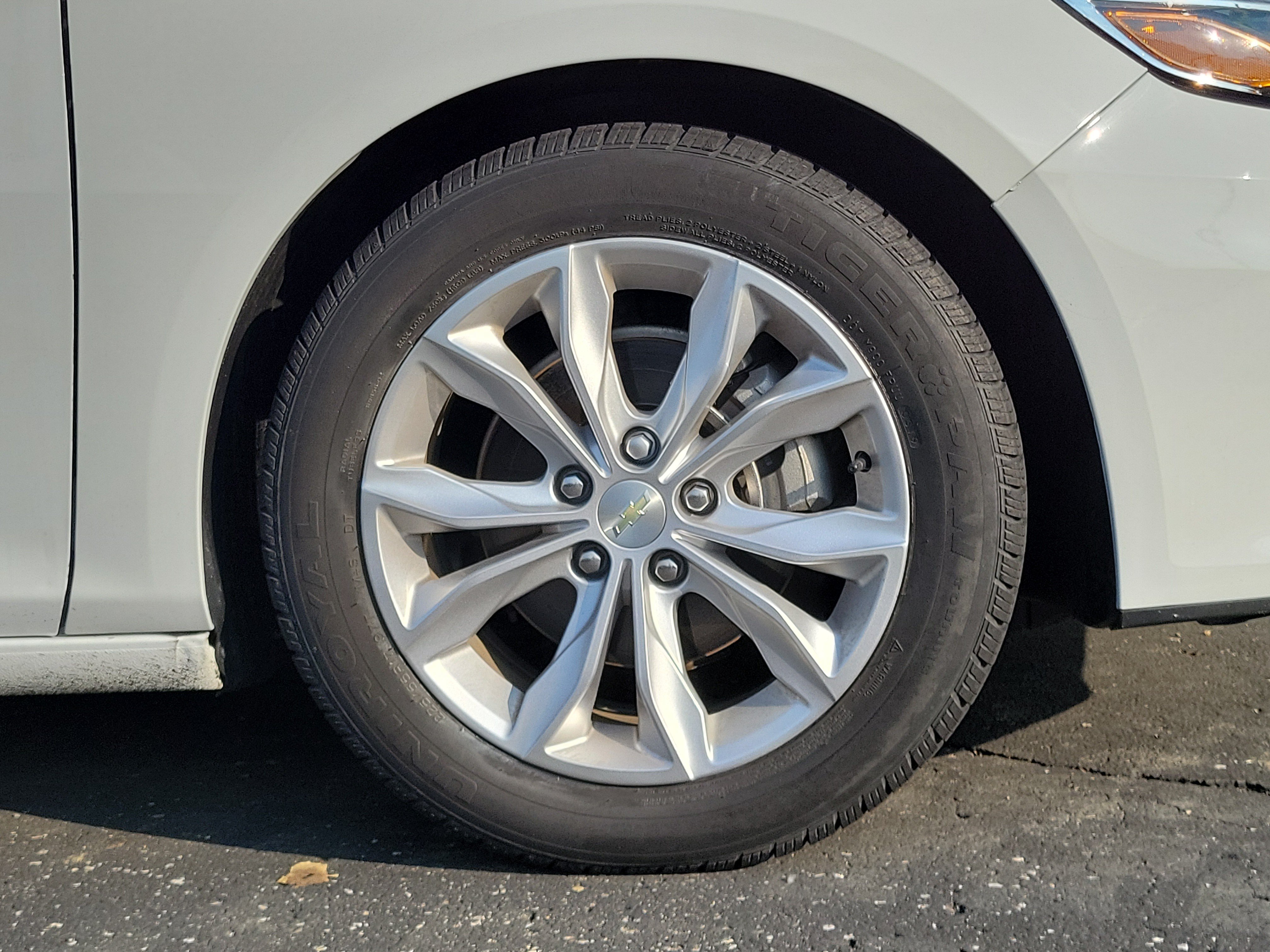 Used 2024 Chevrolet Malibu LT FWD image 5