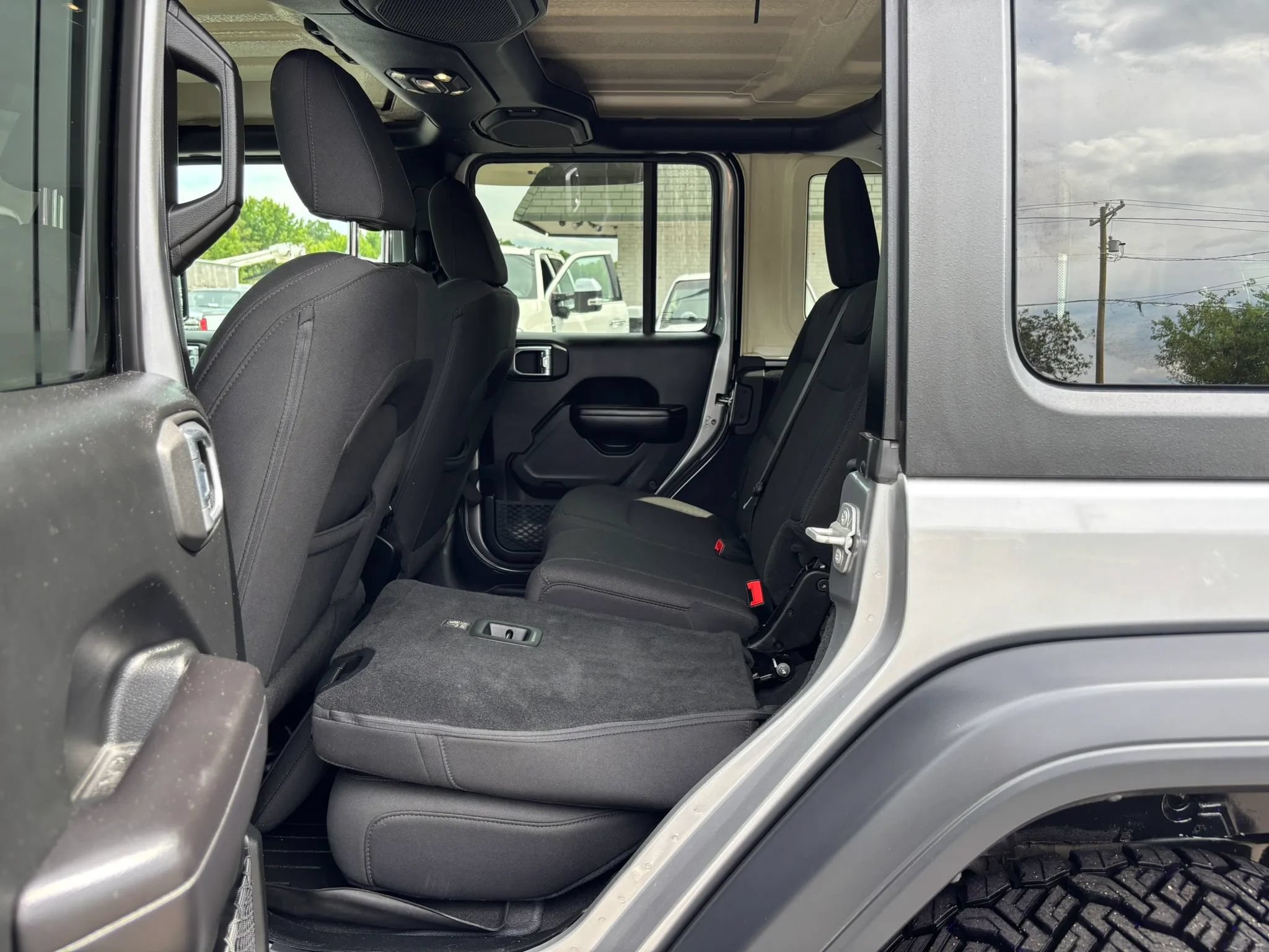 Used 2019 Jeep Wrangler Unlimited Sport S AWD/4WD image 22