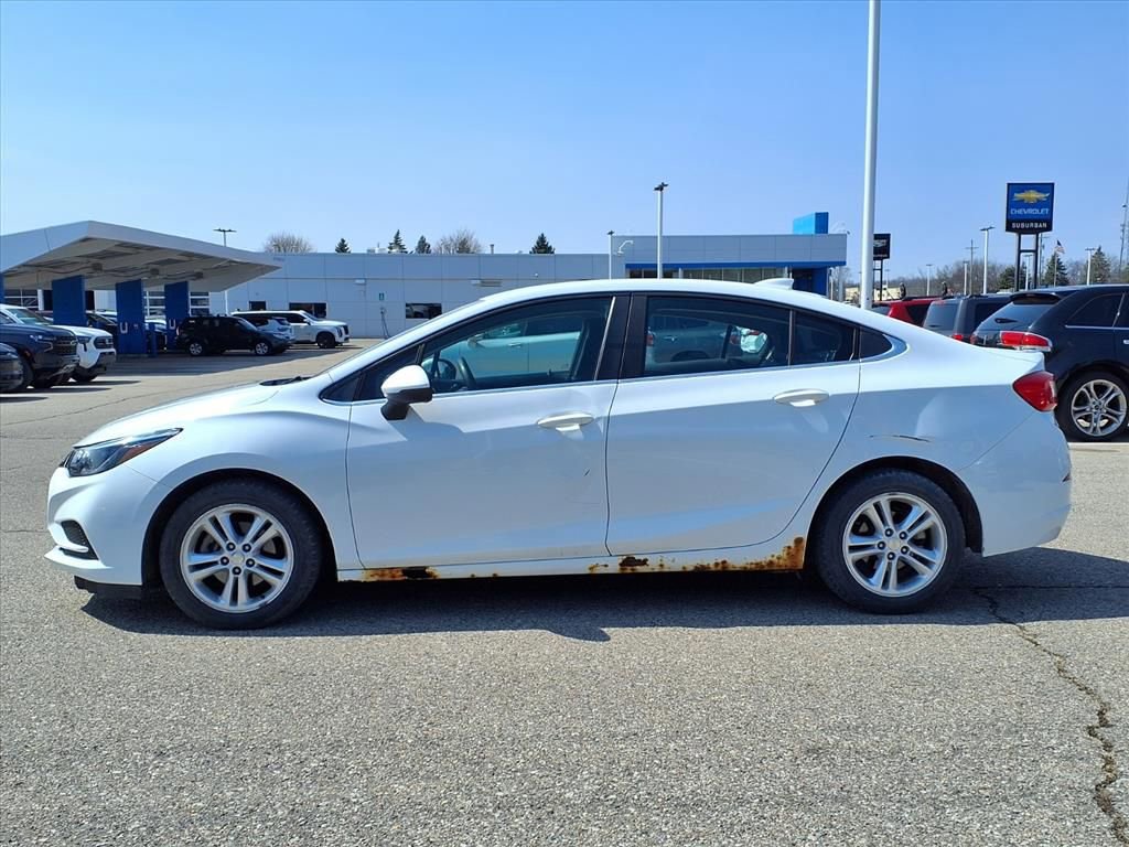 Used 2017 Chevrolet Cruze LT image 8