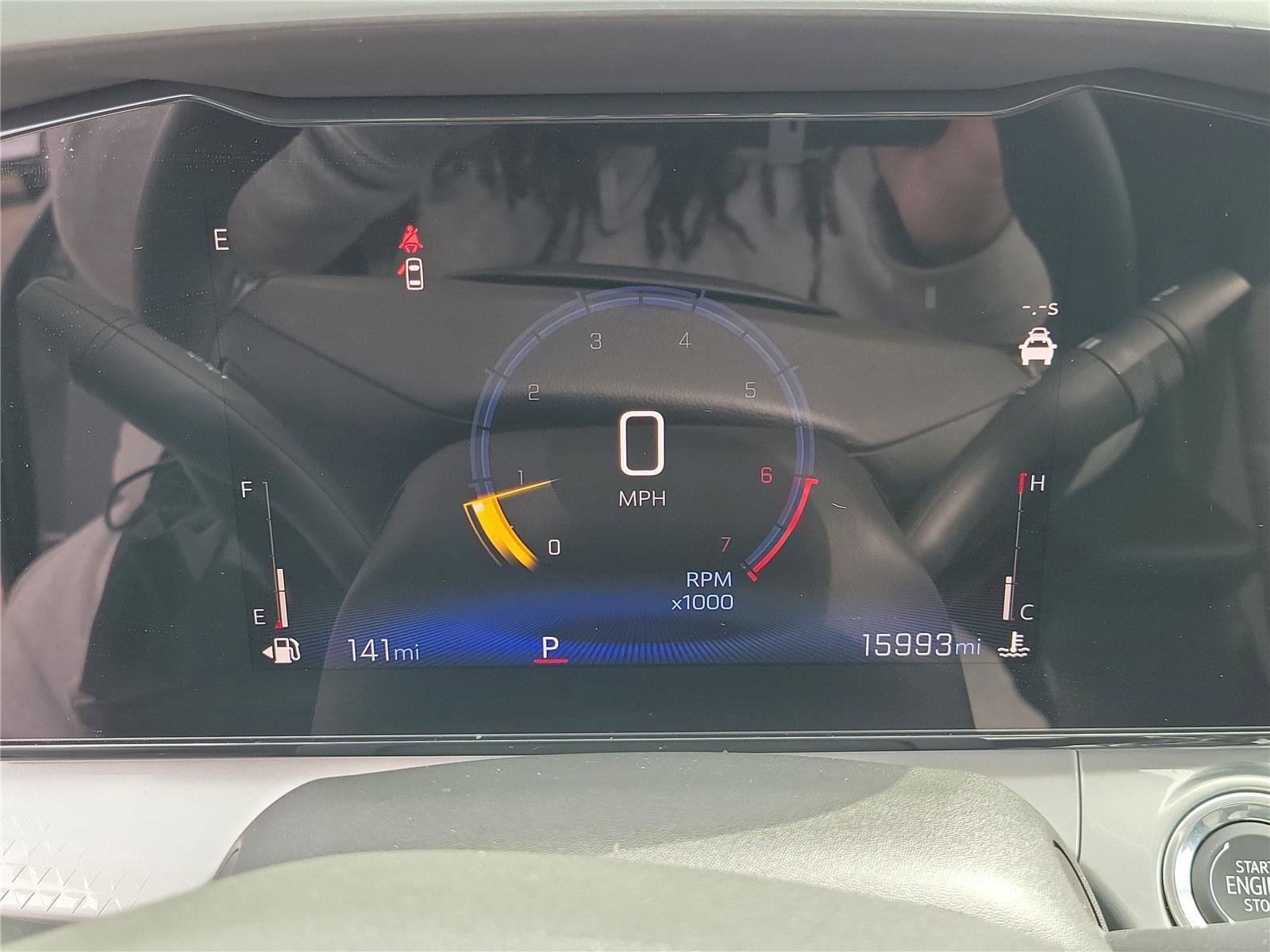 Used 2025 Chevrolet Trax LT w/ LT Convenience Package image 24