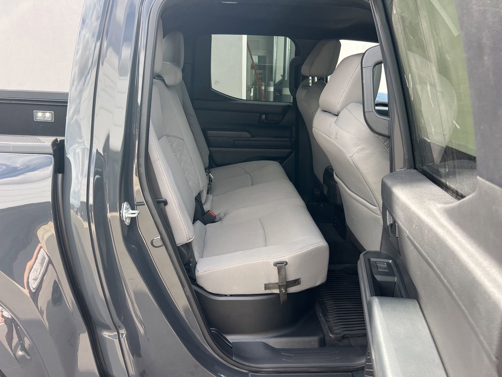 Used 2025 Toyota Tacoma SR5 image 31