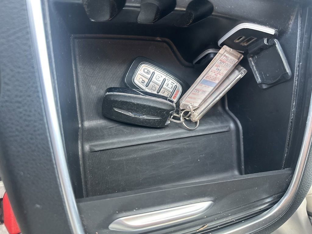 Used 2021 Chrysler Pacifica Limited w/ Premium & Safety Sphere Group image 20