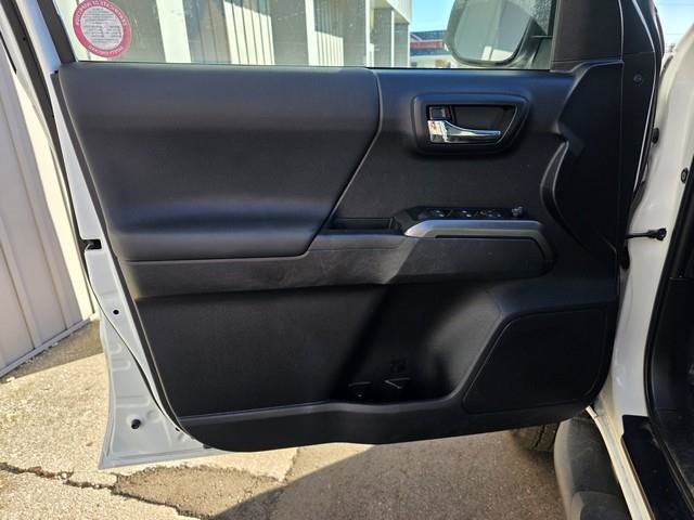 Used 2021 Toyota Tacoma TRD Off-Road image 10