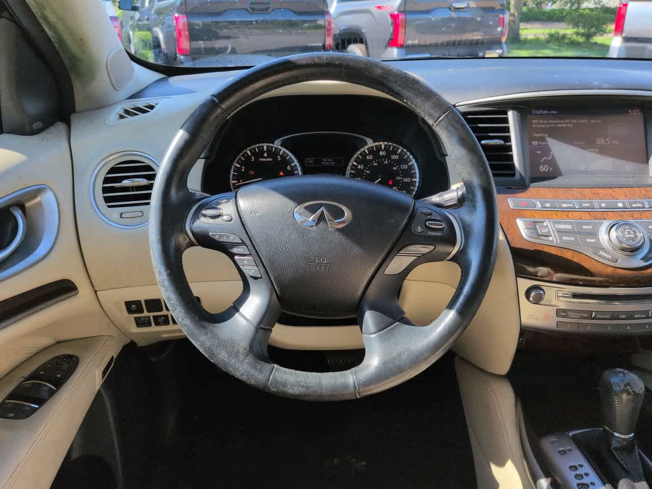 Used 2015 INFINITI QX60 FWD w/ Deluxe Touring Package image 16