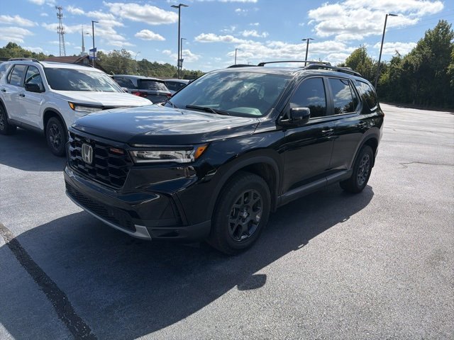 Used 2025 Honda Pilot TrailSport