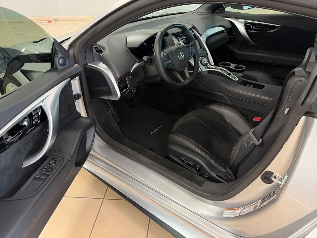 Used 2017 Acura NSX AWD/4WD image 10