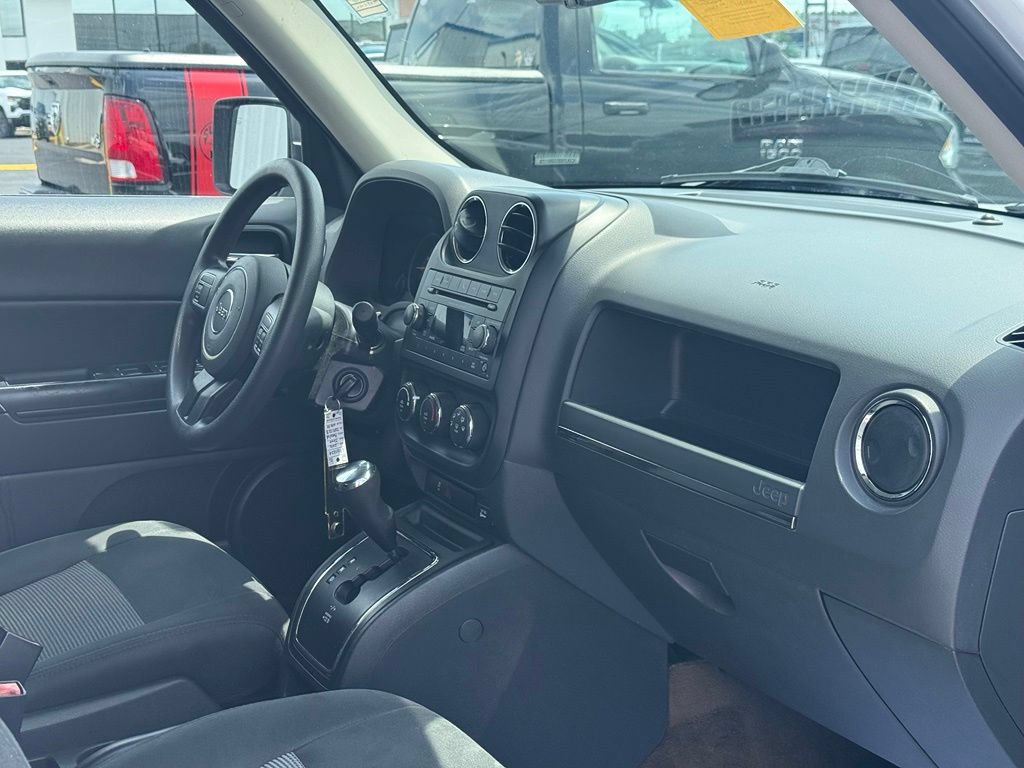 Used 2016 Jeep Patriot Sport w/ Power Value Group AWD/4WD image 26