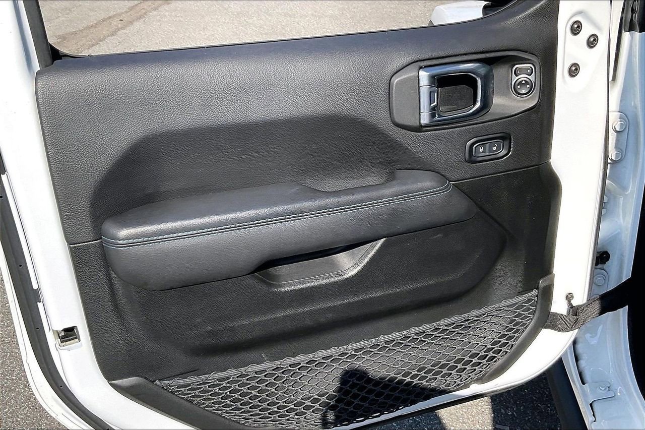 Certified 2023 Jeep Wrangler Unlimited Rubicon 4xe w/ Cold Weather Group image 27