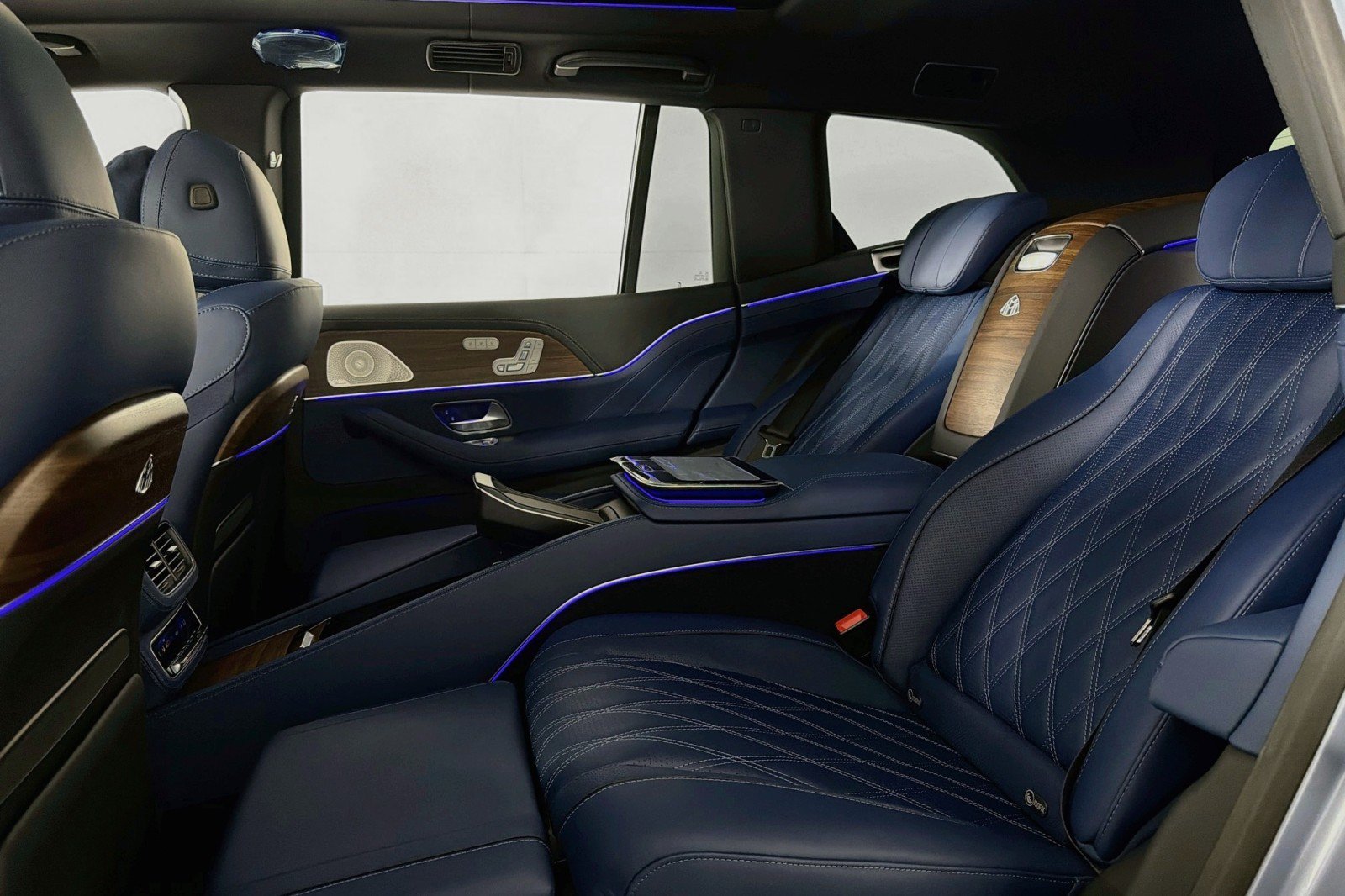 New 2026 Mercedes-Benz Maybach GLS 600 4MATIC image 9