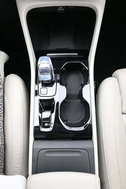 Used 2023 Volvo XC40 B5 Ultimate w/ Protection Package Premier AWD/4WD image 11