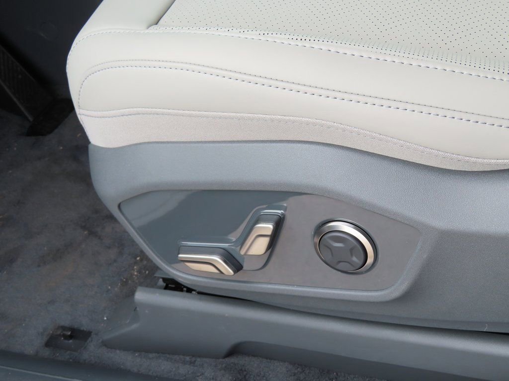 New 2026 Kia EV9 Wind image 11