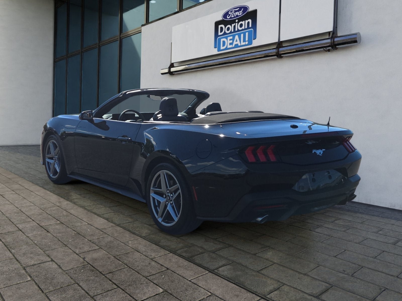Used 2025 Ford Mustang Convertible RWD image 5