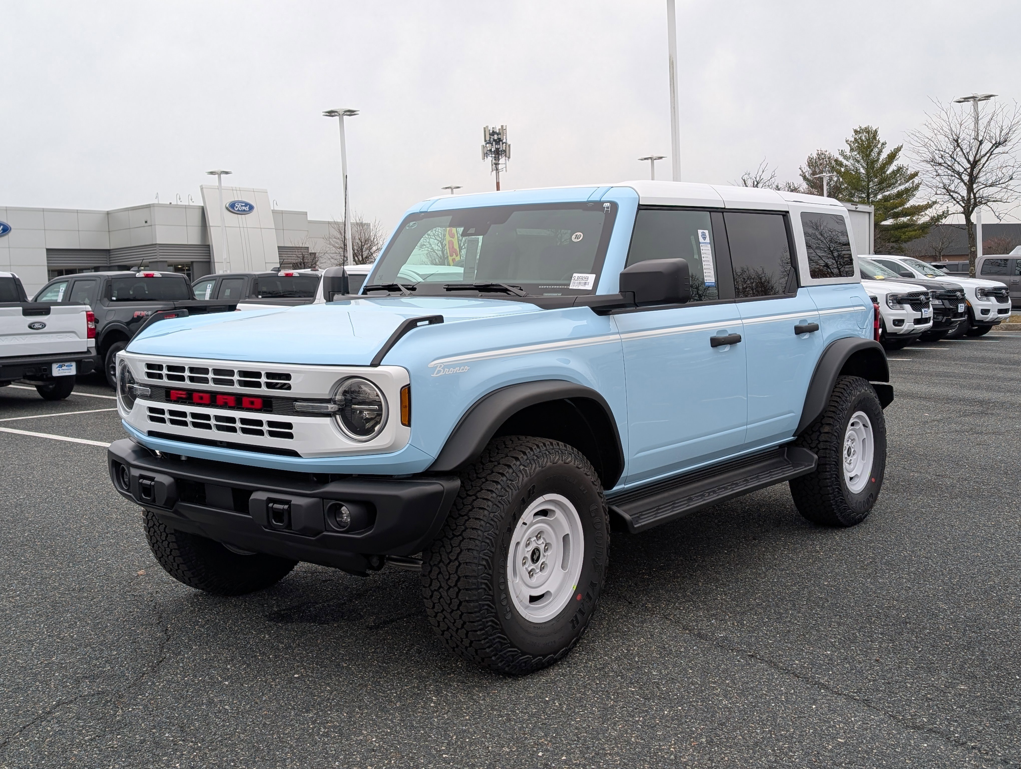 New 2025 Ford Bronco Heritage Edition image 4