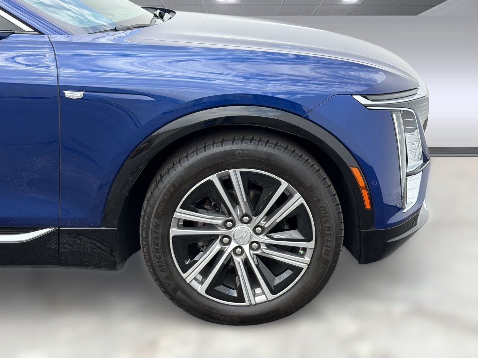 Certified 2024 Cadillac Lyriq Luxury AWD/4WD image 11
