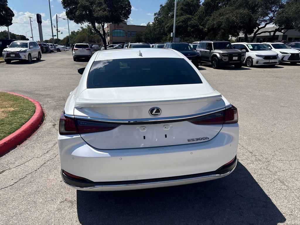 Certified 2024 Lexus ES 300h Ultra Luxury FWD image 4